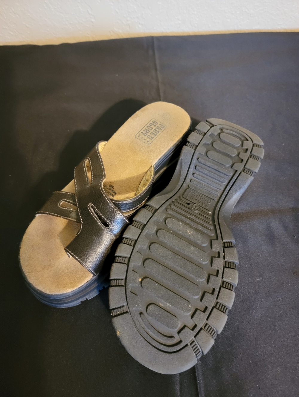 Faded Glory Black Slide Sandals with Tan Footbed - Picture 3 of 4